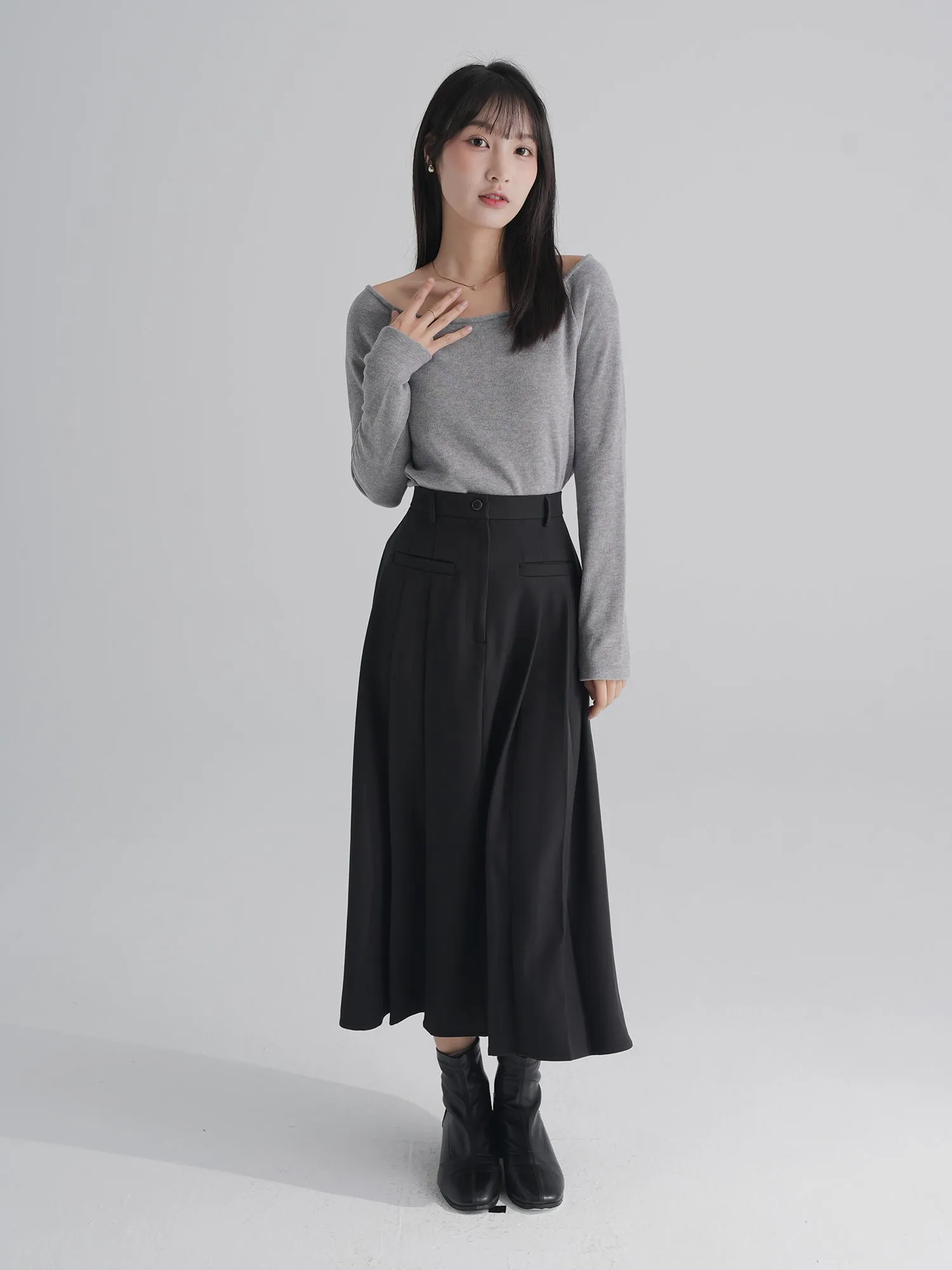 90% Cashmere / Nimbus Ribbed Boat Neck Top